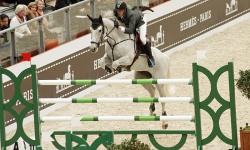 Show jumping, vertical running and treasures from India on the agenda